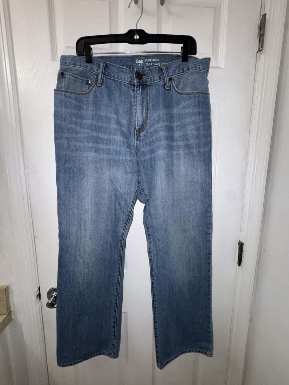 Gap 1969 Standard Fit Medium Wash Straight Leg Jeans